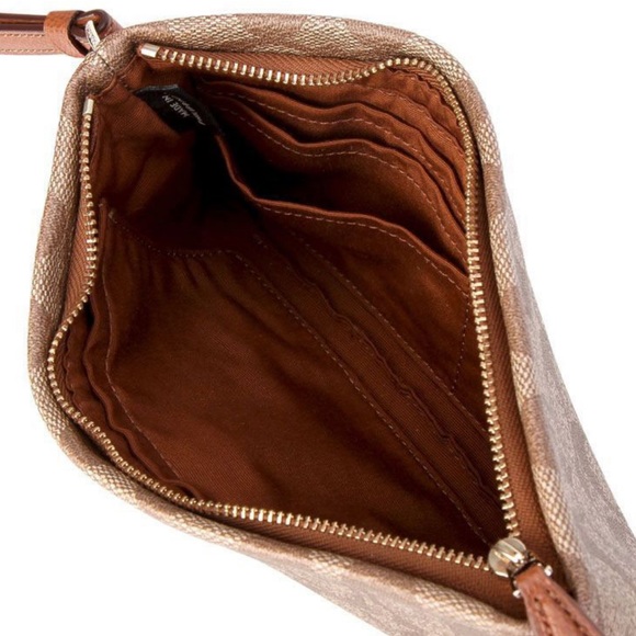 COACH LARGE WRISTLET F65748 KHAKI/SADDLE - Picture 6 of 7